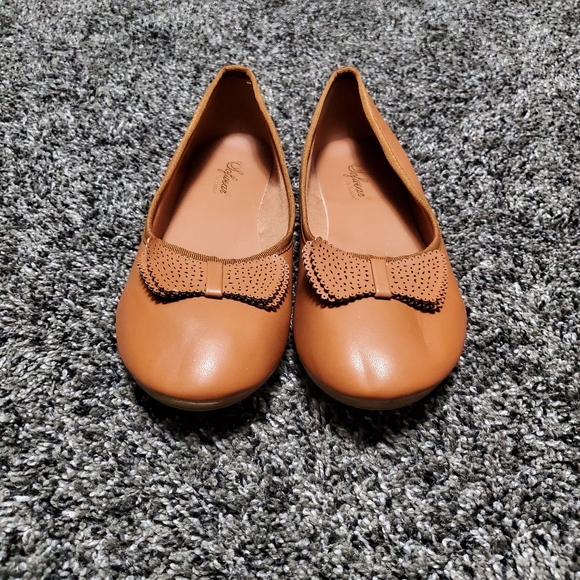 Beacon Slip On Flats - Picture 2 of 8